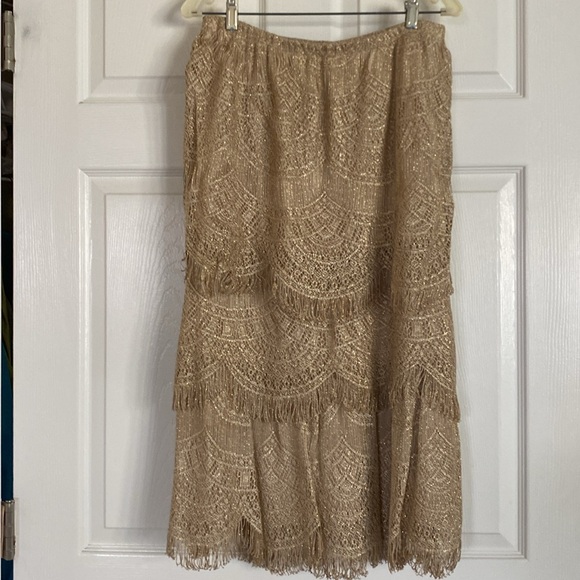Size Large knit skirt and top set in flapper style.  Gold and beige - Picture 4 of 8